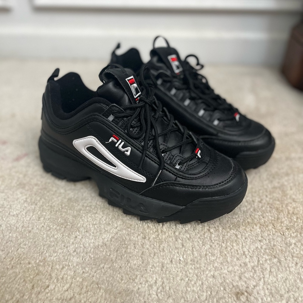 Filas - Picture 3 of 5